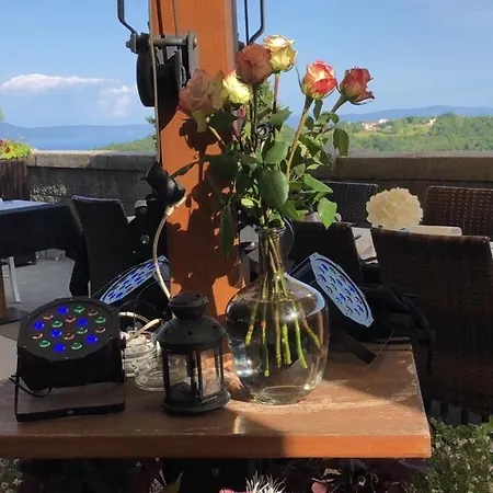 Kvarner Oda ve Kahvaltı 2*