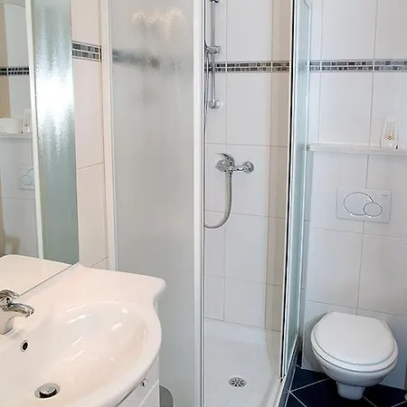 Oda ve Kahvaltı Kvarner 2*